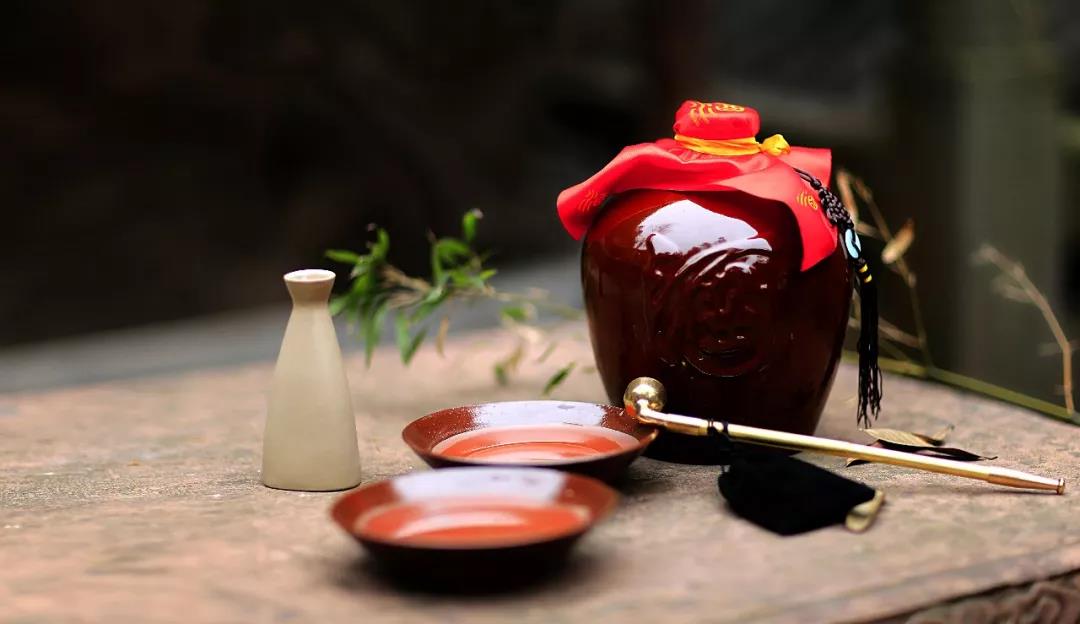 探寻养生酱香酒的魅力：品味健康与醇香的完美融合